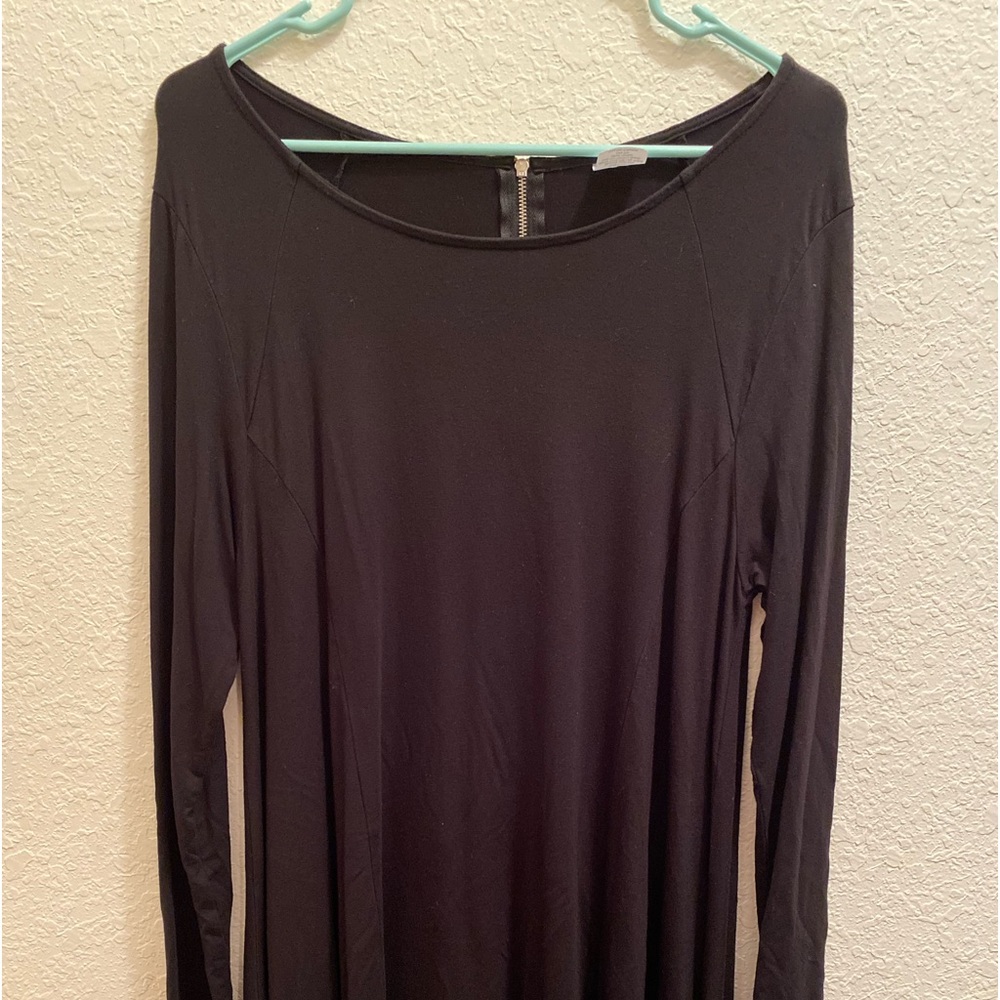 Black long sleeve shirt. Size  med